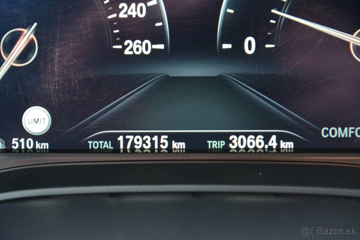 BMW rad 5 Touring 2019 3.00 D 540x drive - 14