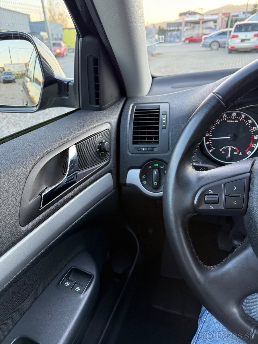 Škoda Octavia 1.6TDI Elegance - 14