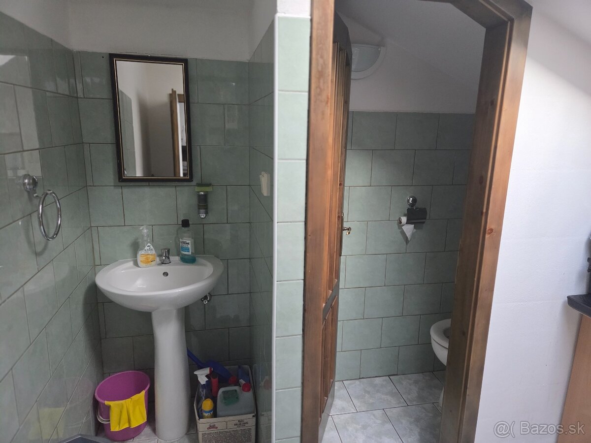 Prenajmem kanceláriu s parkoviskom Námestovo -priemyselná ul - 14