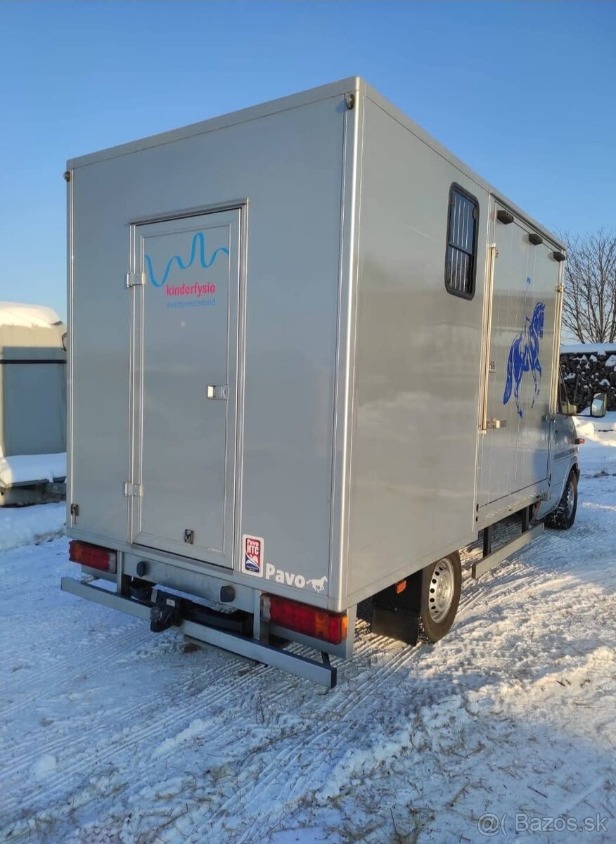 Mercedes prepravnik na kone - 14