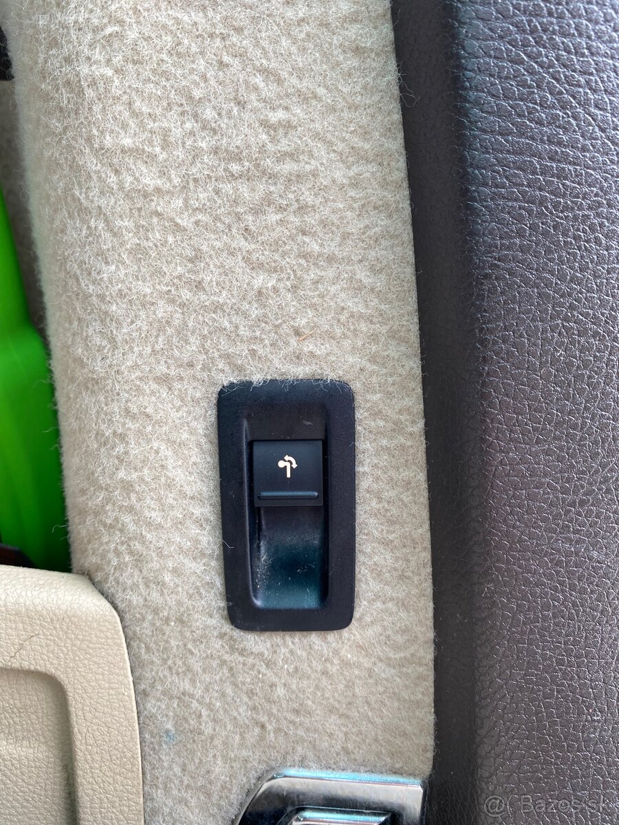 Volkswagen Passat B7 Highline 2.0TDI DSG - 14