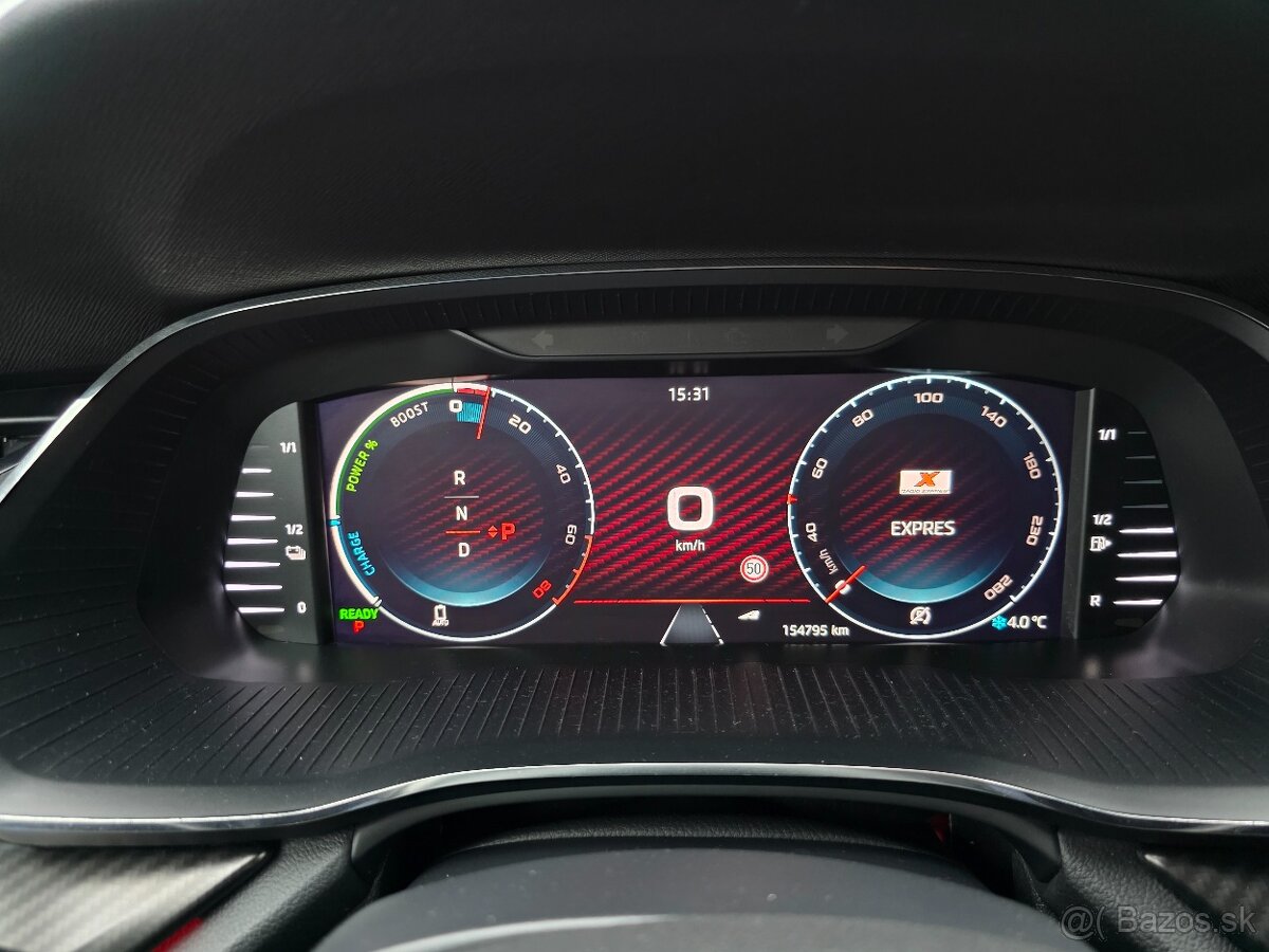 ŠKODA OCTAVIA RS iV DSG 180KW - 14