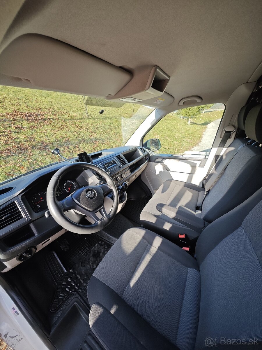 VW Transporter T6 2.0TDi 110 KW M6 10/2018 - 14
