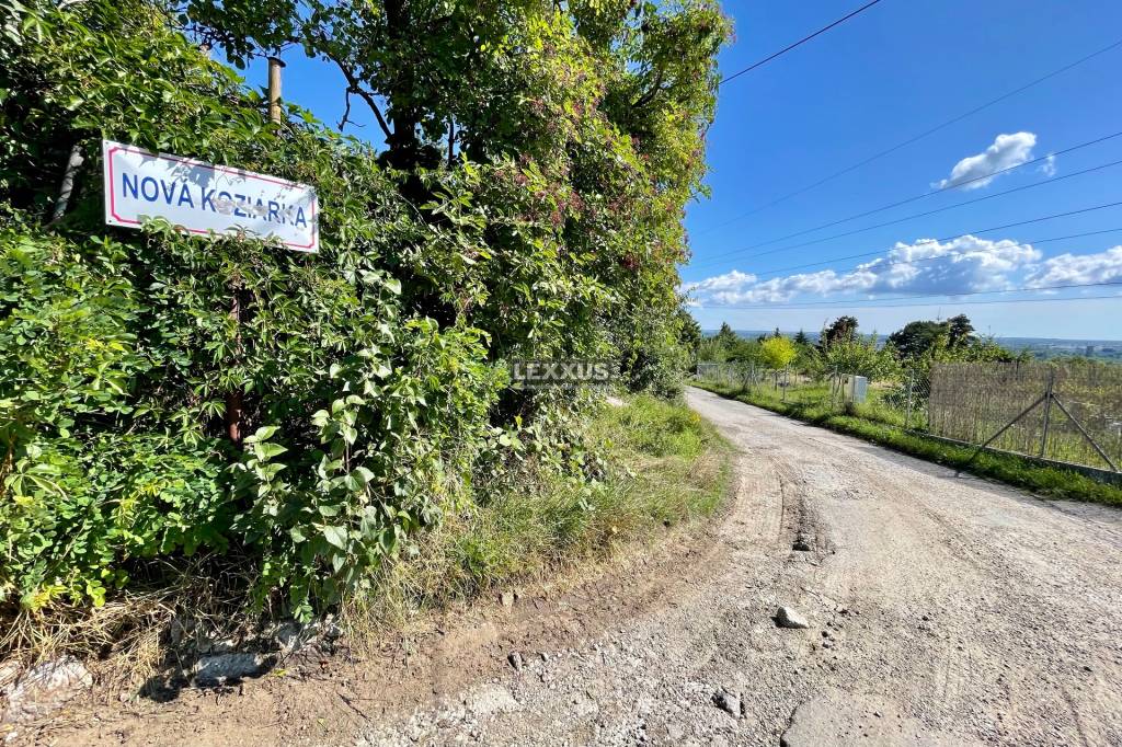 | stavebný pozemok,staveb.povolenie,BA III.,Nová Koziarka 52 - 14