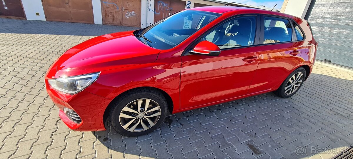 HYUNDAI i30 1.6 CRDI 85kw 6-stupňová - 14