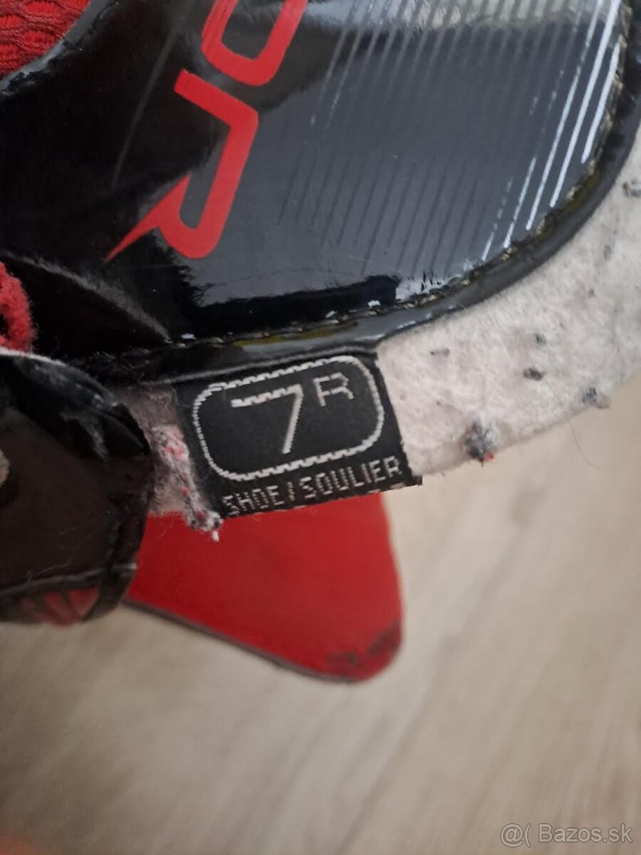 Predám kompletnú hokejovú výstroj🏒 - 14