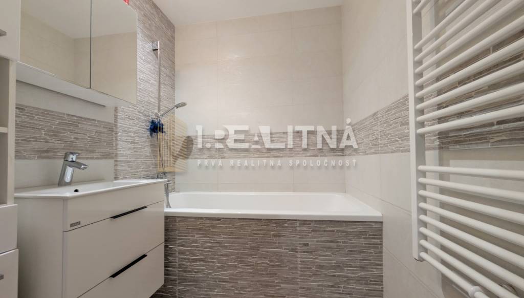 ŠTÝLOVÝ 3,5-IZBOVÝ BYT S NÁBYTKOM NA MIERU, A. HLINKU, ZVOLE - 14