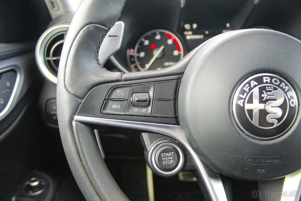 "Predané" Alfa Romeo Giulia 2.2 JTDM Veloce AT AWD - 14