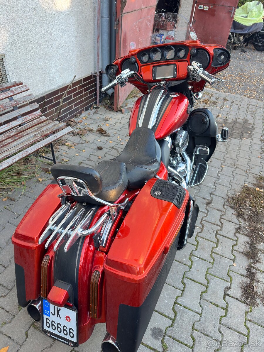 Harley Davidson Street glide CVO - 14