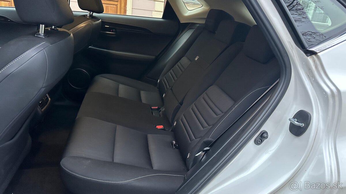 Lexus NX 300h Hybrid 4x4 - 14