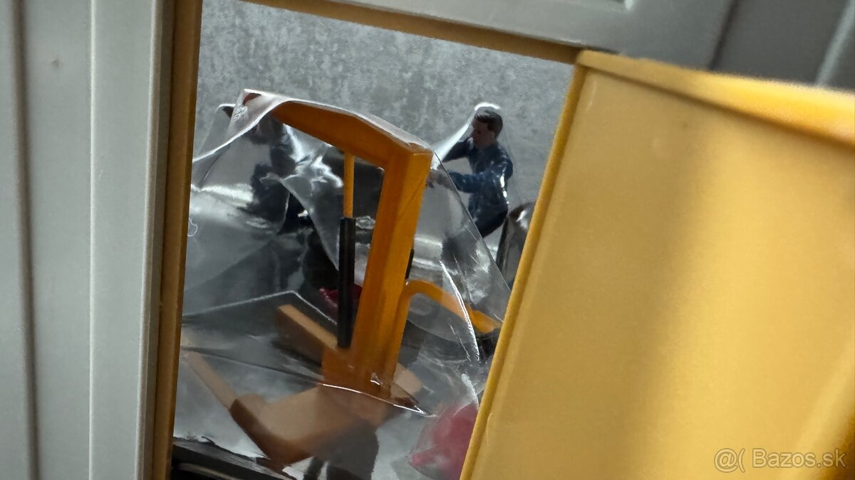 Diorama garáže PlayGo 1:24 - 14