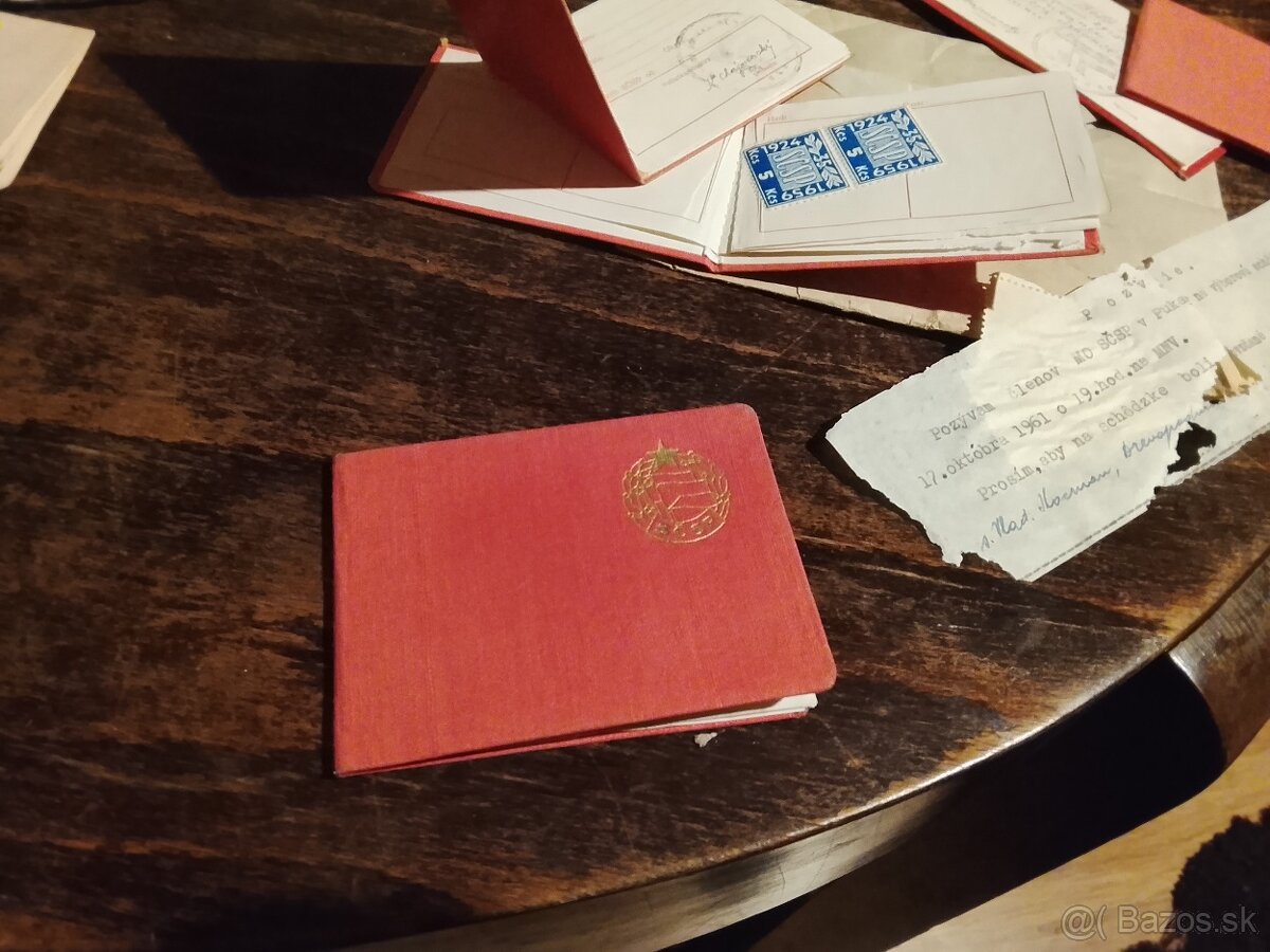 kniha, brožúra a legitimácia - 14