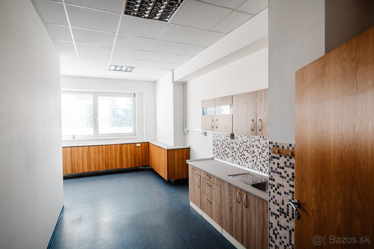 Na prenájom 4 kancelárske priestory v súkromnom areáli - 14