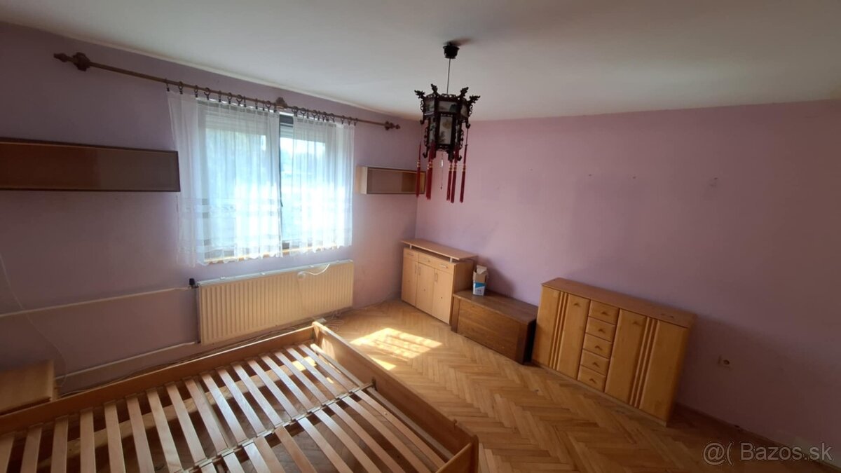 PREDAJ-4 izbový poschodový rodinný dom s garážou v Nesvadoch - 14