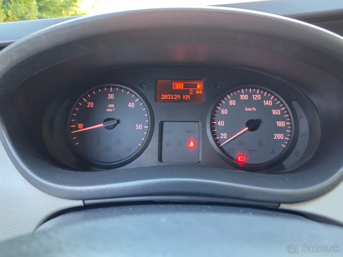 Predám dodávku Opel Vivaro LONG 6 MIESTNE. - 14