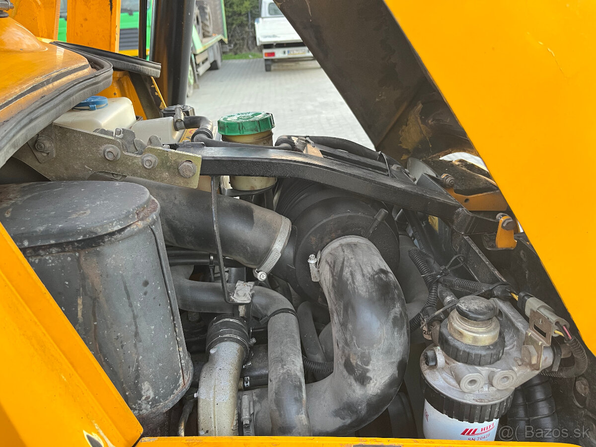 Rýpadlo-nakladač JCB 2CX Streetmaster, 3CX Compact - 14