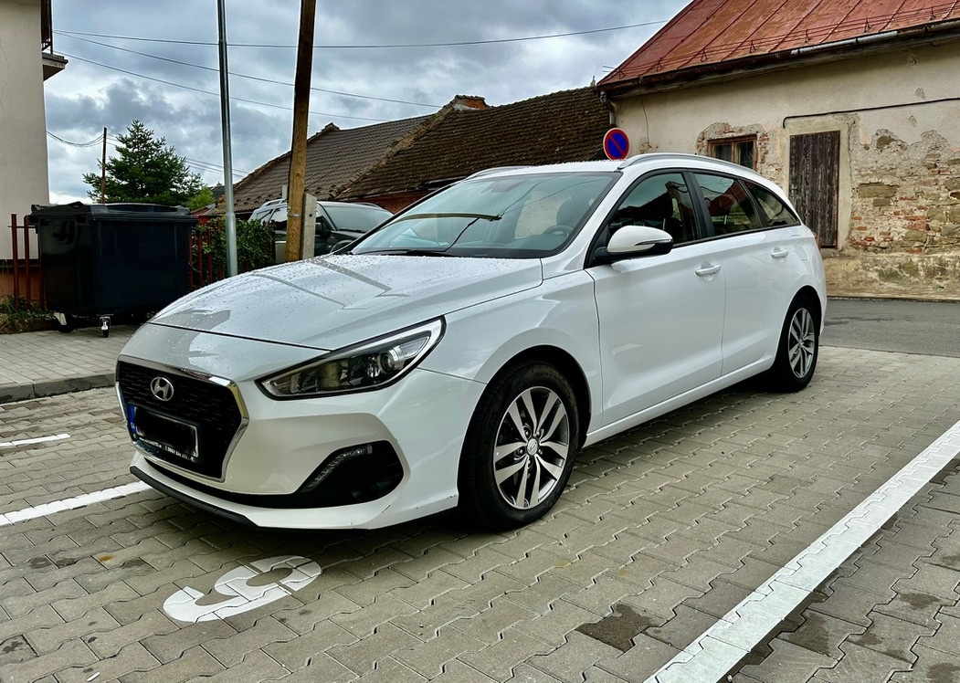 Hyundai i30 CW 1.6 CRDi, 85 kW, r.v. 2019, SK, vyservisované - 14