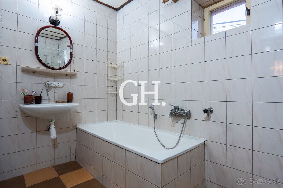 Rodinný dom s nádherným výhľadom v Gemerskej Hôrke – ideálny - 14