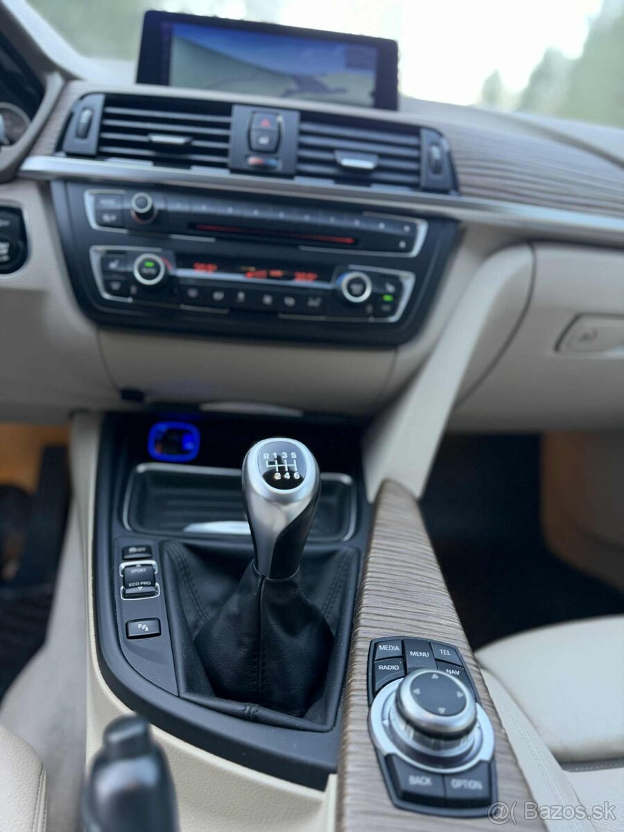 BMW 328i xDrive - 14