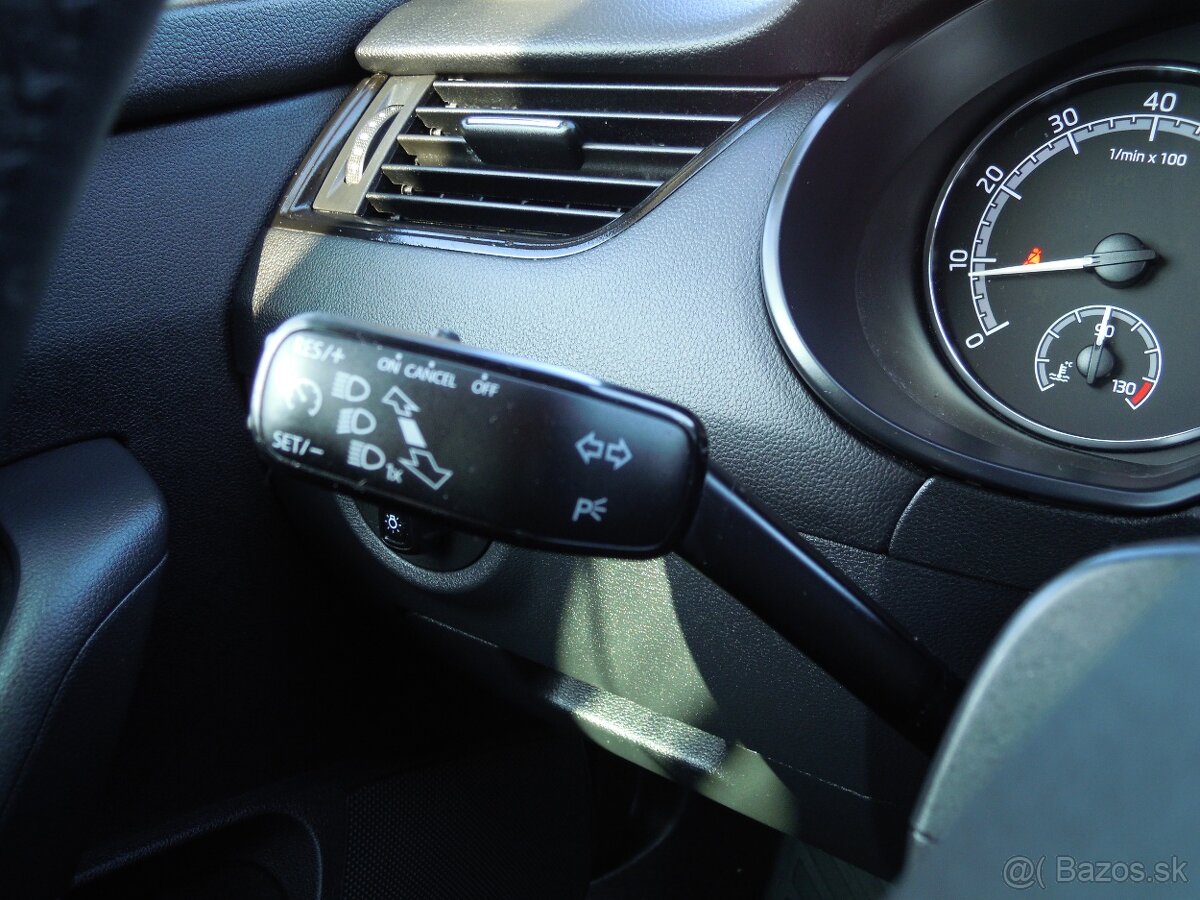 Škoda Octavia, 1.8TSi DRIVE - SERVIS - 14