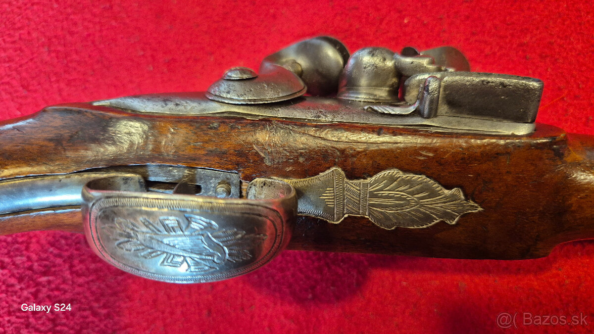 KRESADLOVÁ PIŠTOL - 14