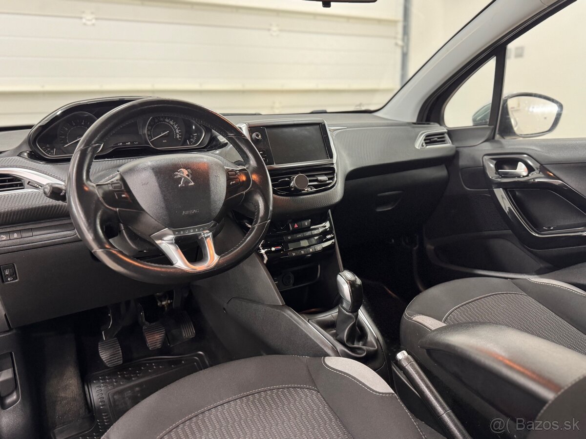 Peugeot 208 1.2 PureTech Style 2017 121 000km SK✅ - 14