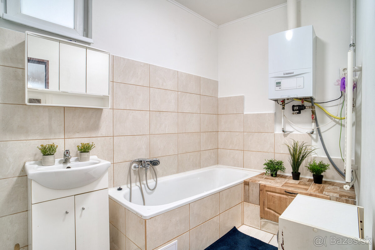 Na predaj 4-izbový rodinný dom v obci Zeleneč - 14