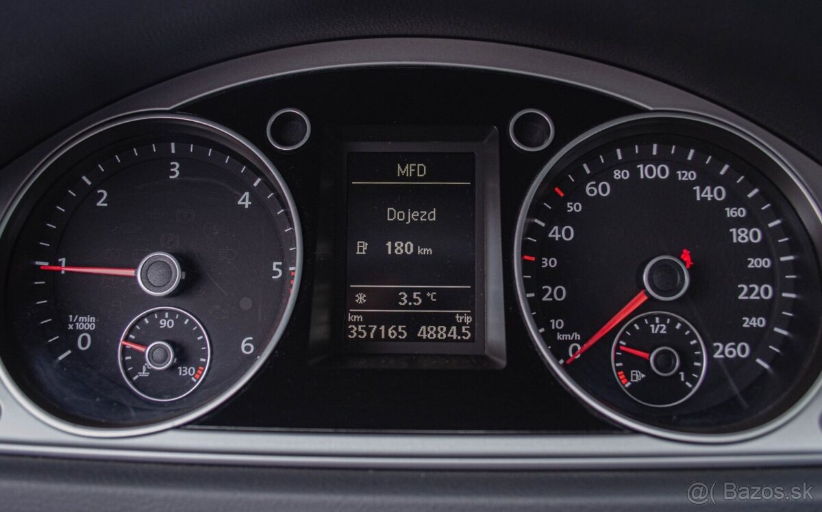 Volkswagen Passat B7 1.6 TDI Sedan - 14