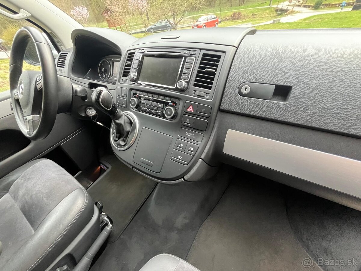 Volkswagen Multivan 2.0 TDI Highline 7-miestny - 14