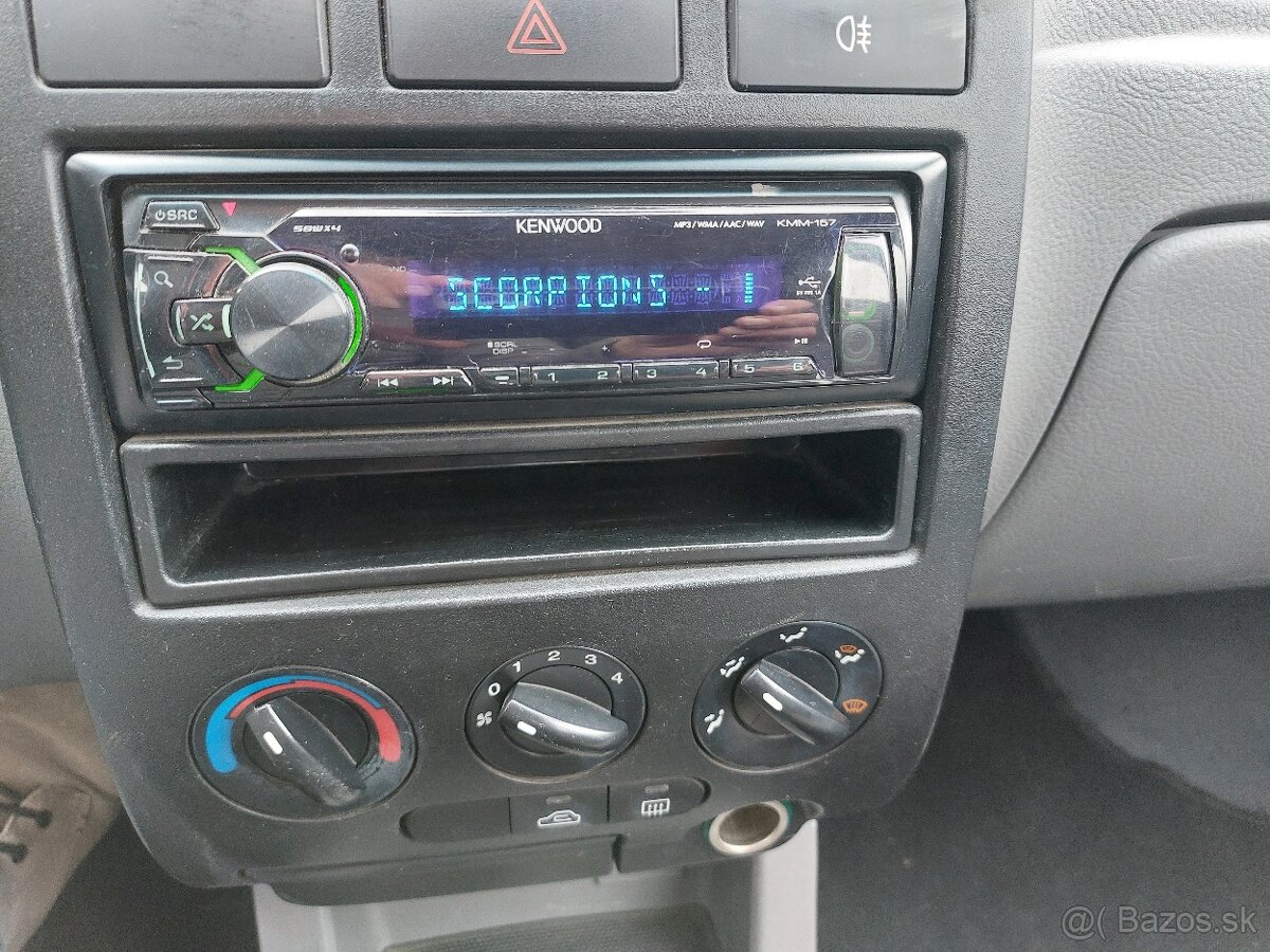 Kia Rio Combi 1,4 benzín - 14