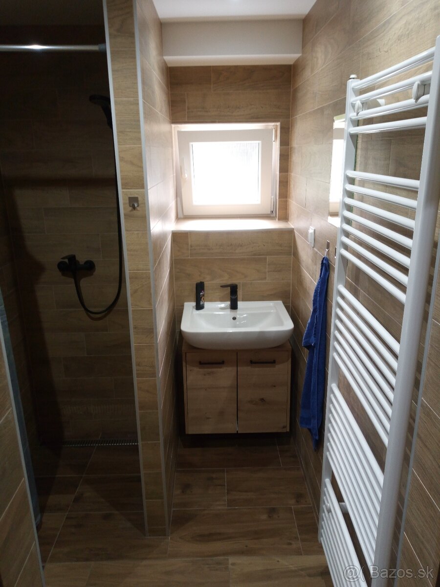 Rodinný dom v Žakovciach - dve bytové jednotky - 14