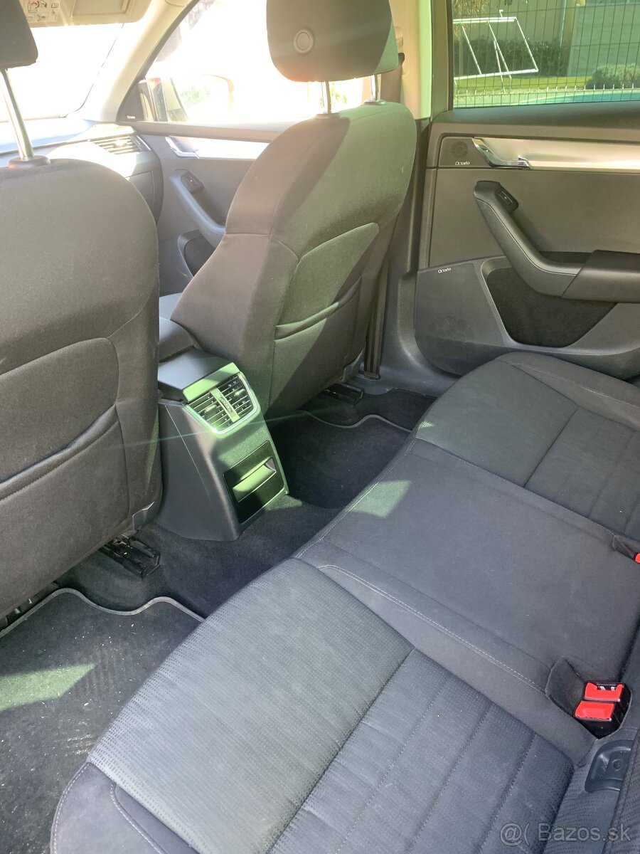 Škoda Octavia combi 2.0 DSG - 14