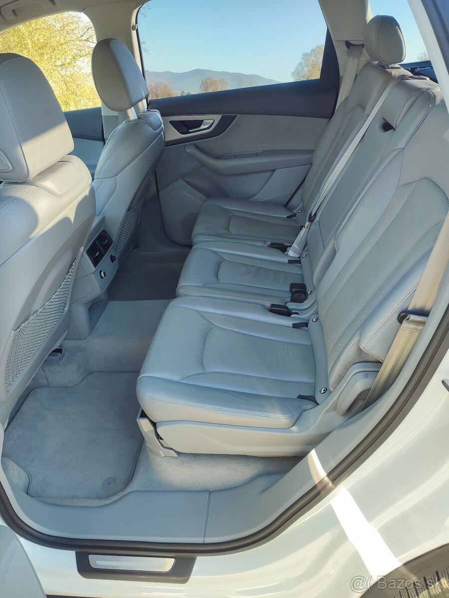 Predám Audi Q7 3.0 TDI 272k quattro, tiptronic 8-st. - 14