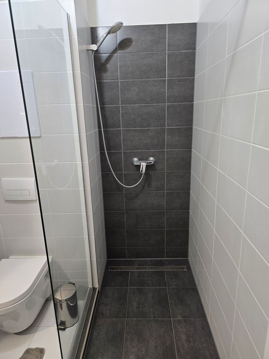 Prenájom 1+kk bytu s parkovacím miestom,45 m2 - Vlčince - 14