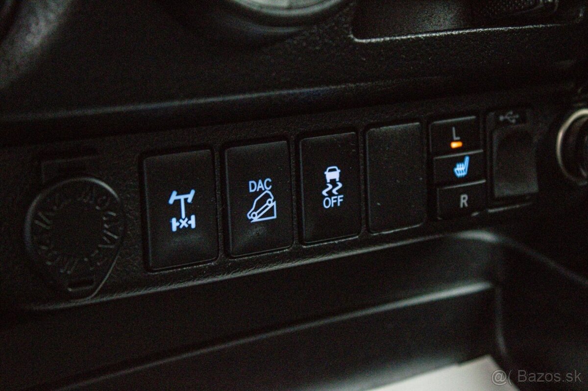 Toyota Hilux 2.4 D-4D Active A/T | 4x4 | - 14