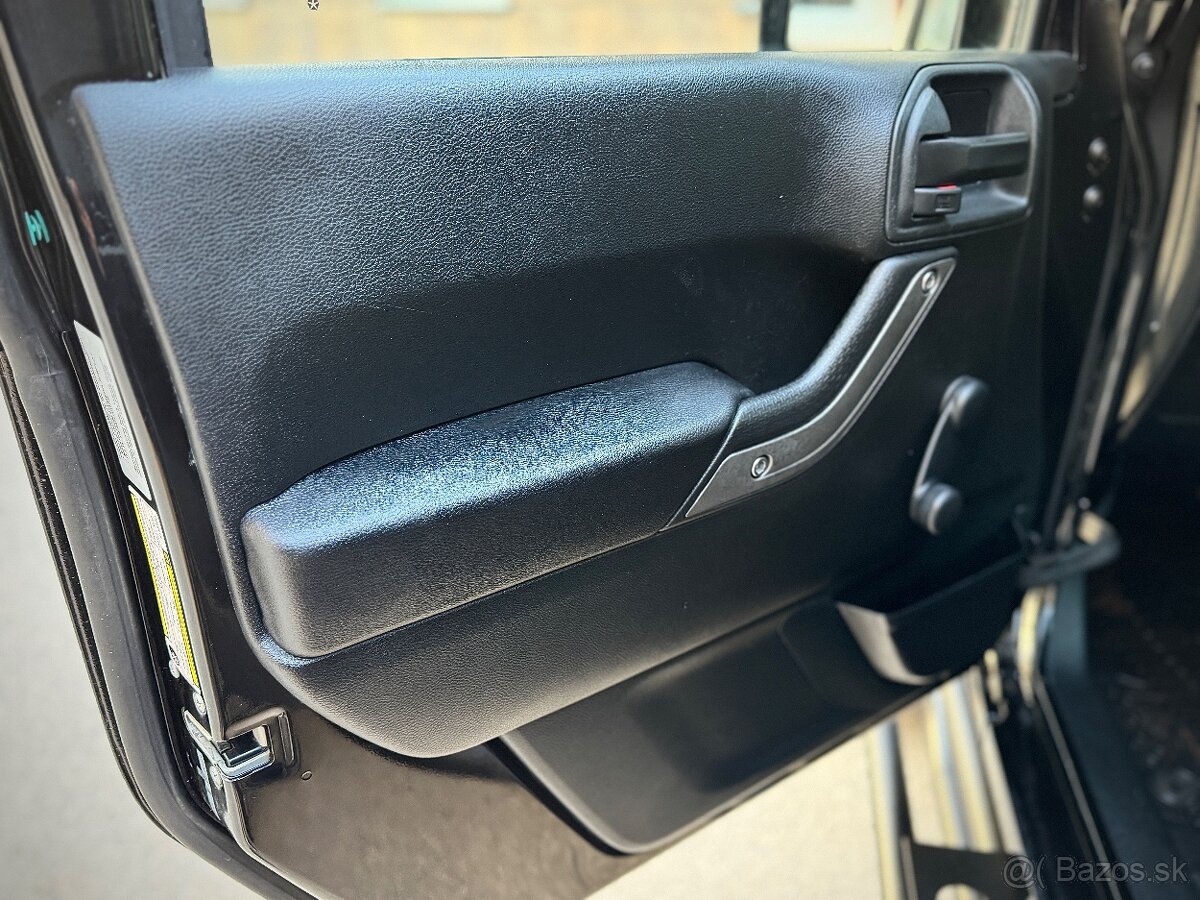 JEEP WRANGLER JK 3.6 V6 HARDTOP - 14