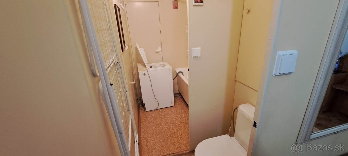 PRENÁJOM - veľký 2-izb. byt - Martin - Sever - Ul. Rum. arm. - 14