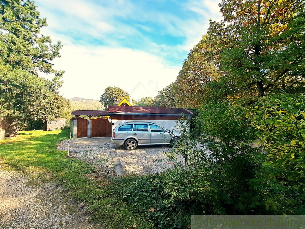 Romantická chata v rekreačnej oblasti v peknom lesnom pros - 14