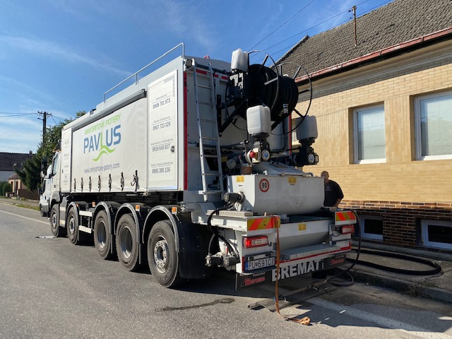 OBNOV DOM striekana fukana pena zateplenie strechy Anhydrit - 14