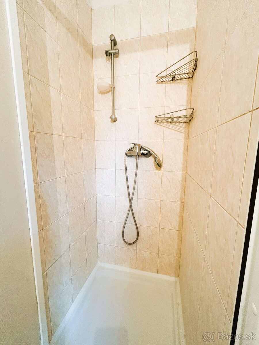 Zvolen, Západ – veľký 3-izb. byt, loggia, výborná lokalita - 14