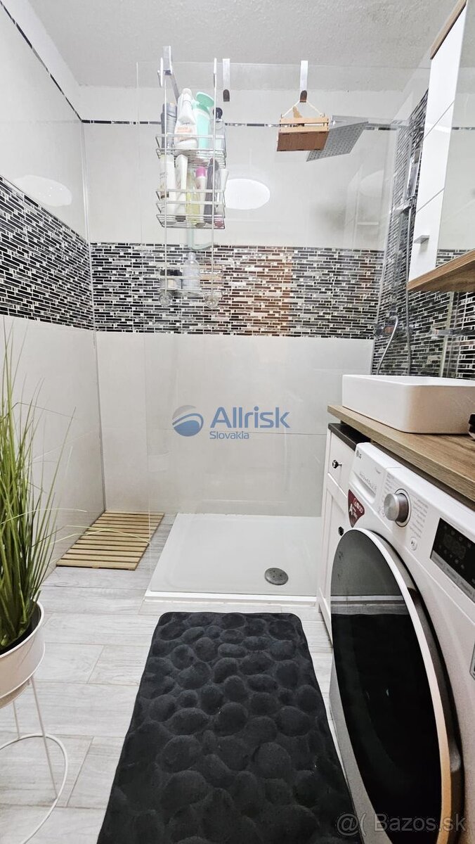 Pekný 3 izbový byt s loggiou na Beňadickej ulici v Petržalke - 14