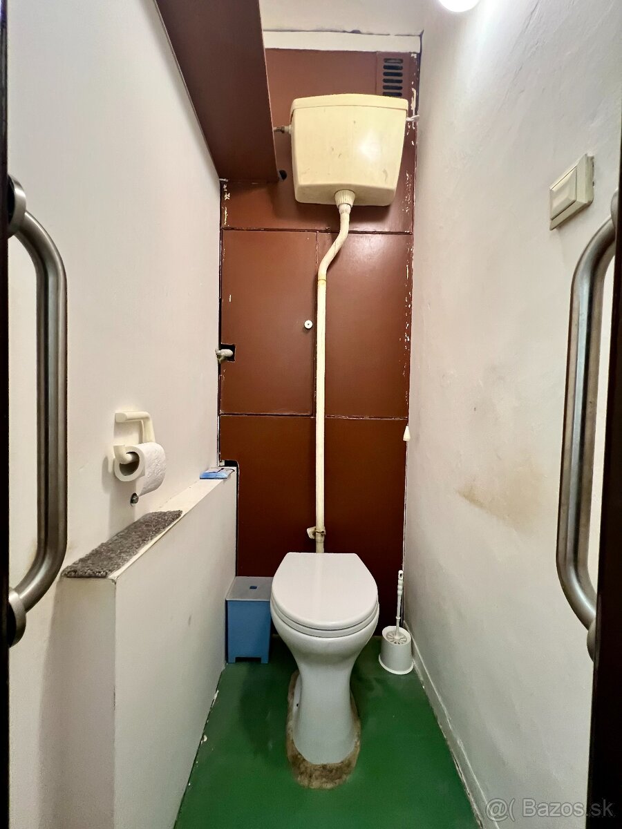 Na prenájom 4-izbový byt + garáž, 72m2 + lodžia, Výstavby - 14