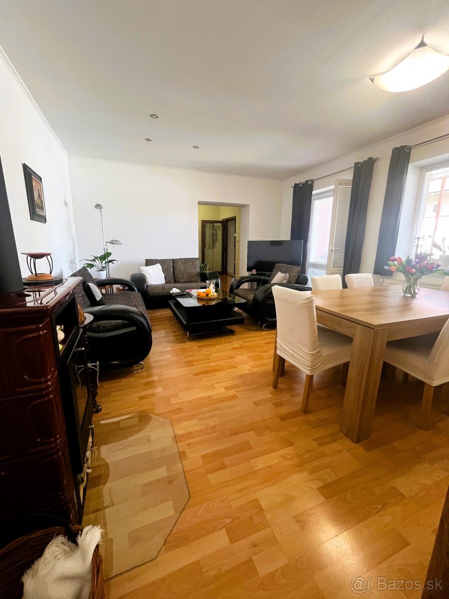 Pekný,podkrovný,zariadený rodinný dom, Levice - Nová Osada - 14