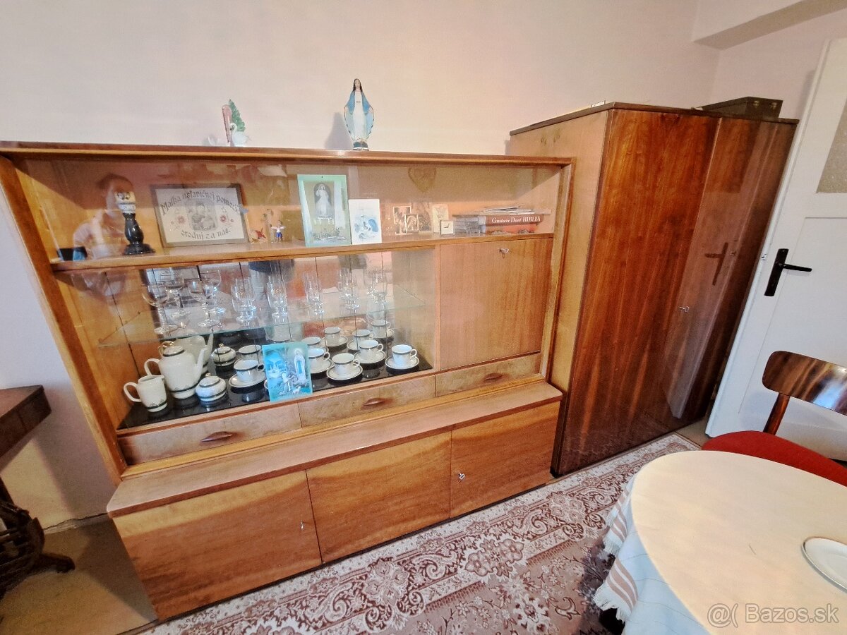 Kompletný interiér zo staršieho domu - 14