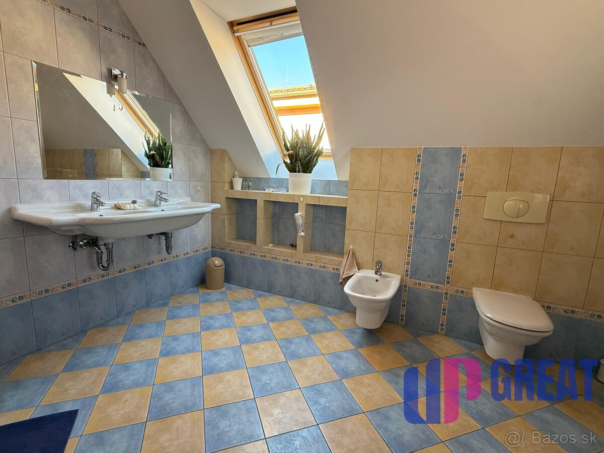 Na predaj 5-izbový rodinný dom s veľkorysou záhradou a bazén - 14