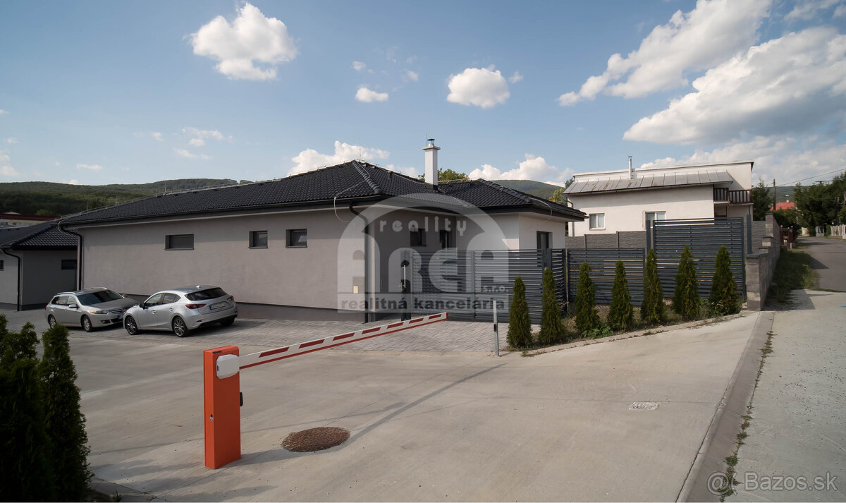 Krásna novostavba rodinného domu v malebnej obci Klokočov - 14