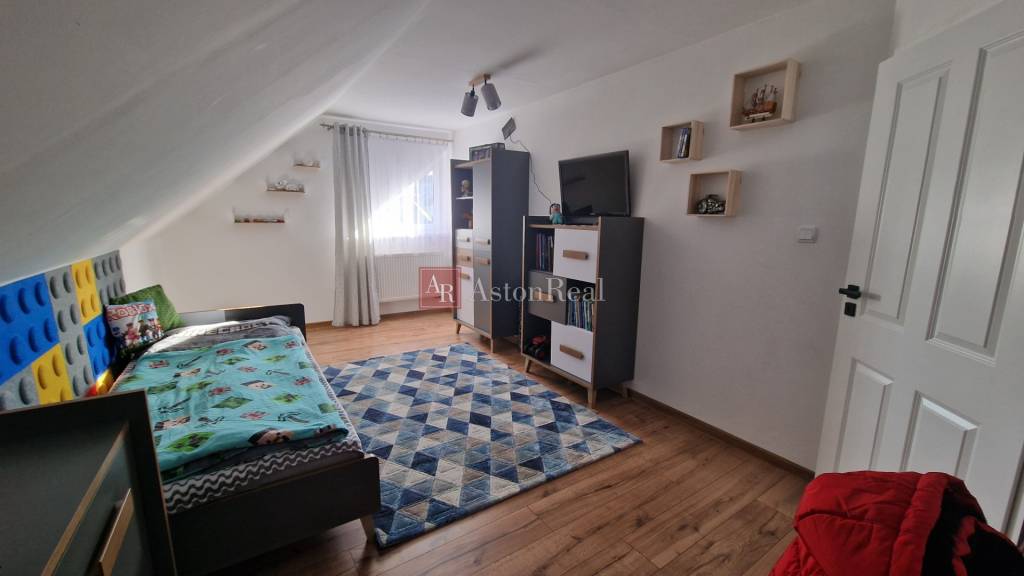 Rodinný dom Komplet moderne a pekne zrekonštruovaný Poprad - - 14