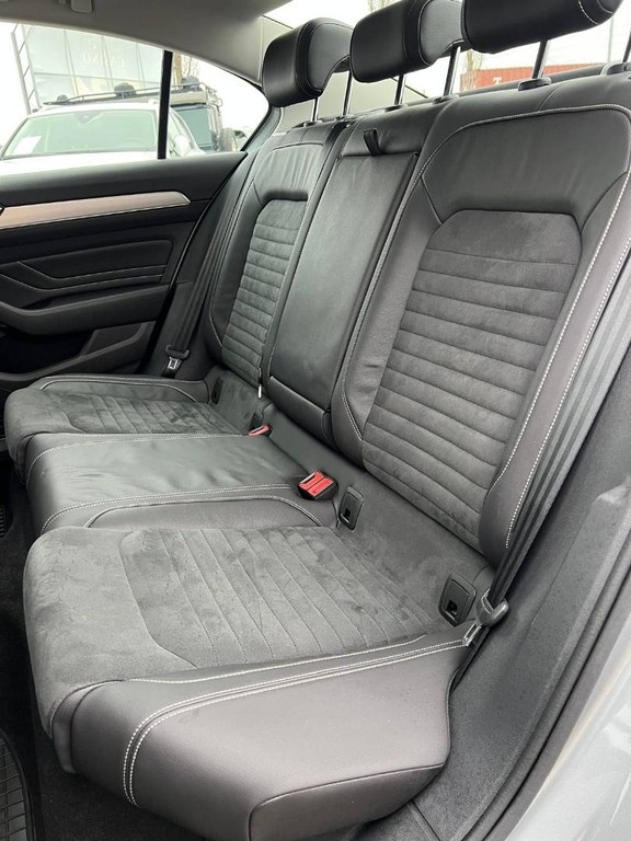 Volkswagen Passat 2.0 TDI Elegance DSG - 14