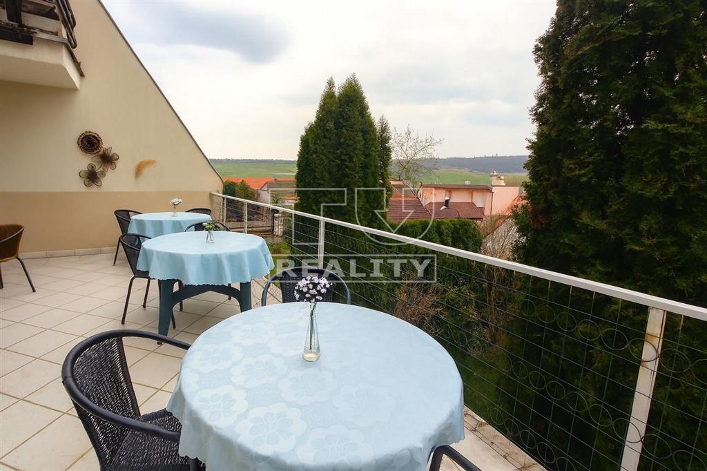 Znížená cena Na predaj penzión Gita v obci Podhájska... - 14