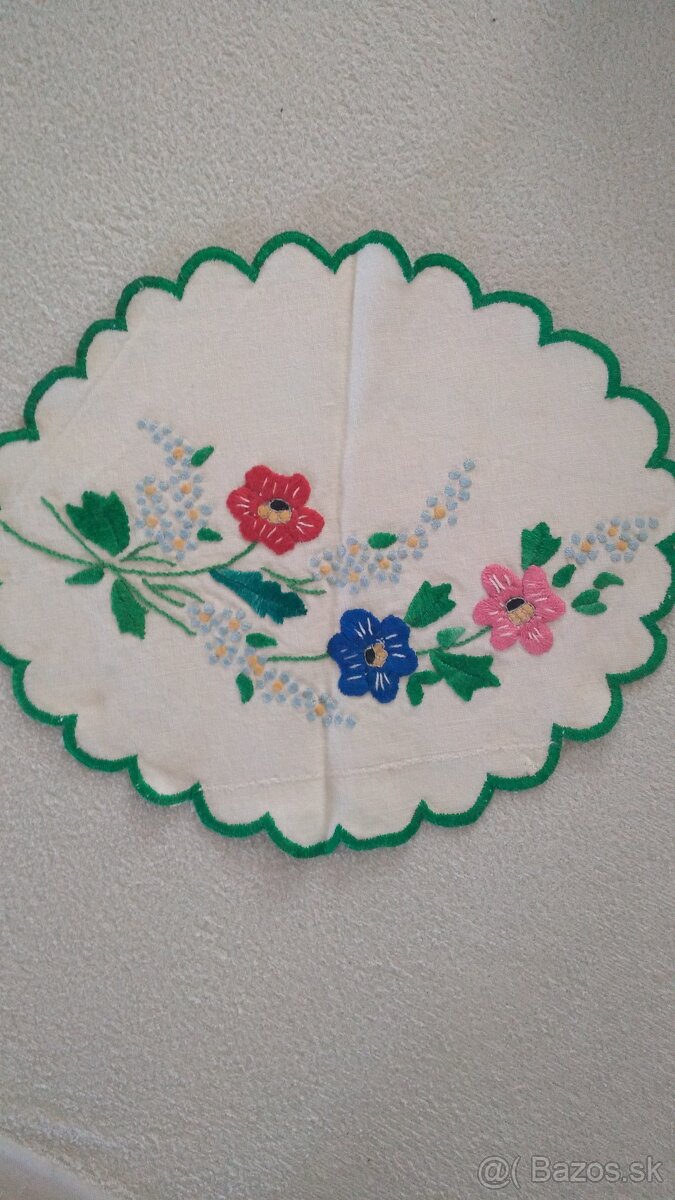 Predám obrusy,uteráky, utierky,látky, návlek na vankúš - 14